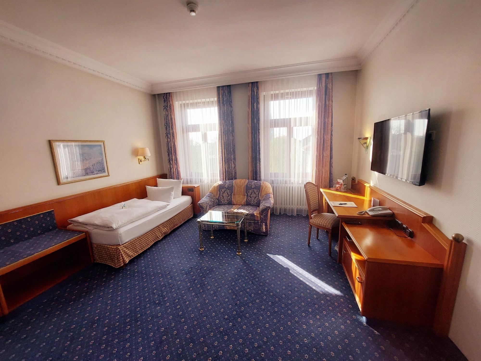 Hotel Bayerischer Hof Δρέσδη Εξωτερικό φωτογραφία