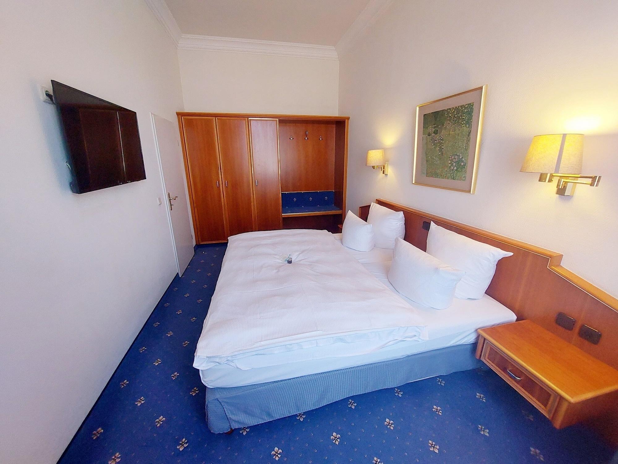 Hotel Bayerischer Hof Δρέσδη Εξωτερικό φωτογραφία