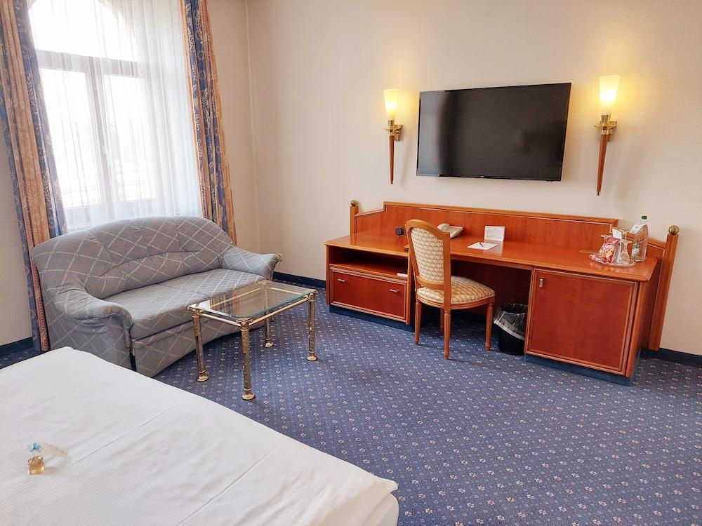 Hotel Bayerischer Hof Δρέσδη Εξωτερικό φωτογραφία