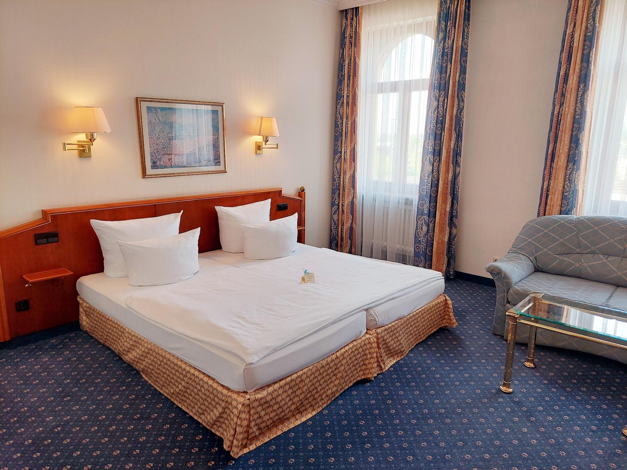 Hotel Bayerischer Hof Δρέσδη Εξωτερικό φωτογραφία