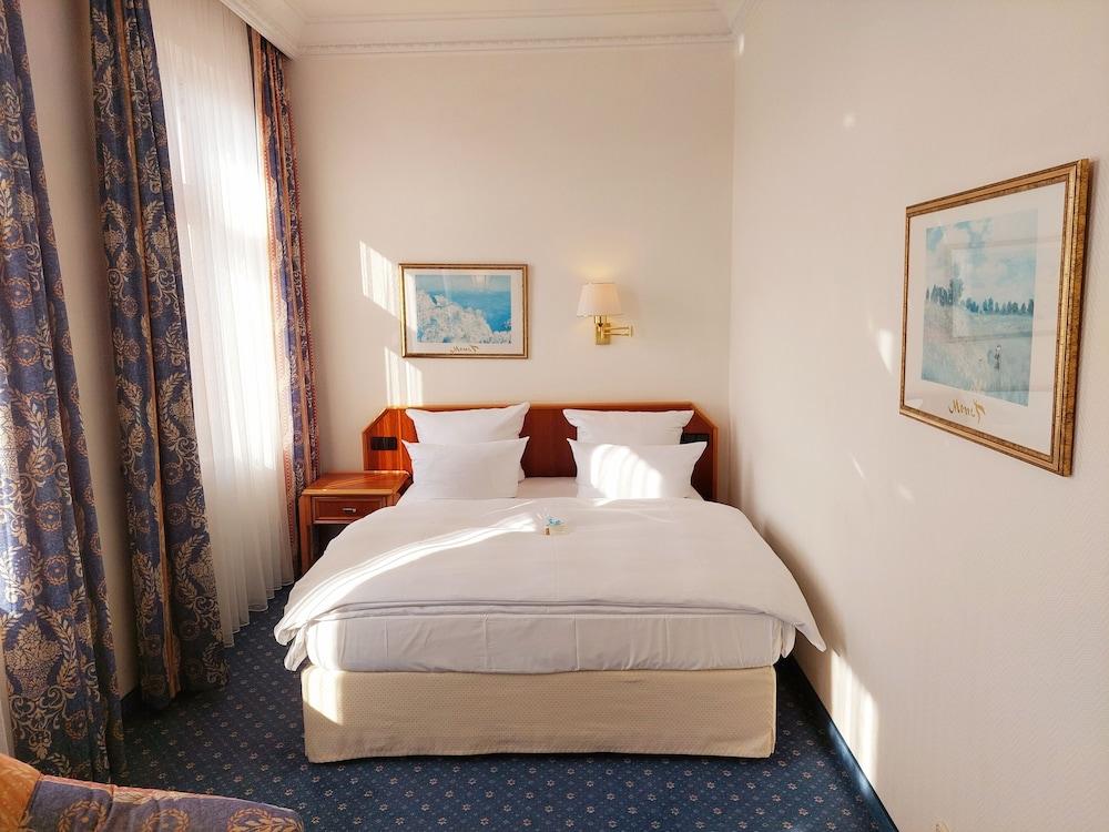 Hotel Bayerischer Hof Δρέσδη Εξωτερικό φωτογραφία