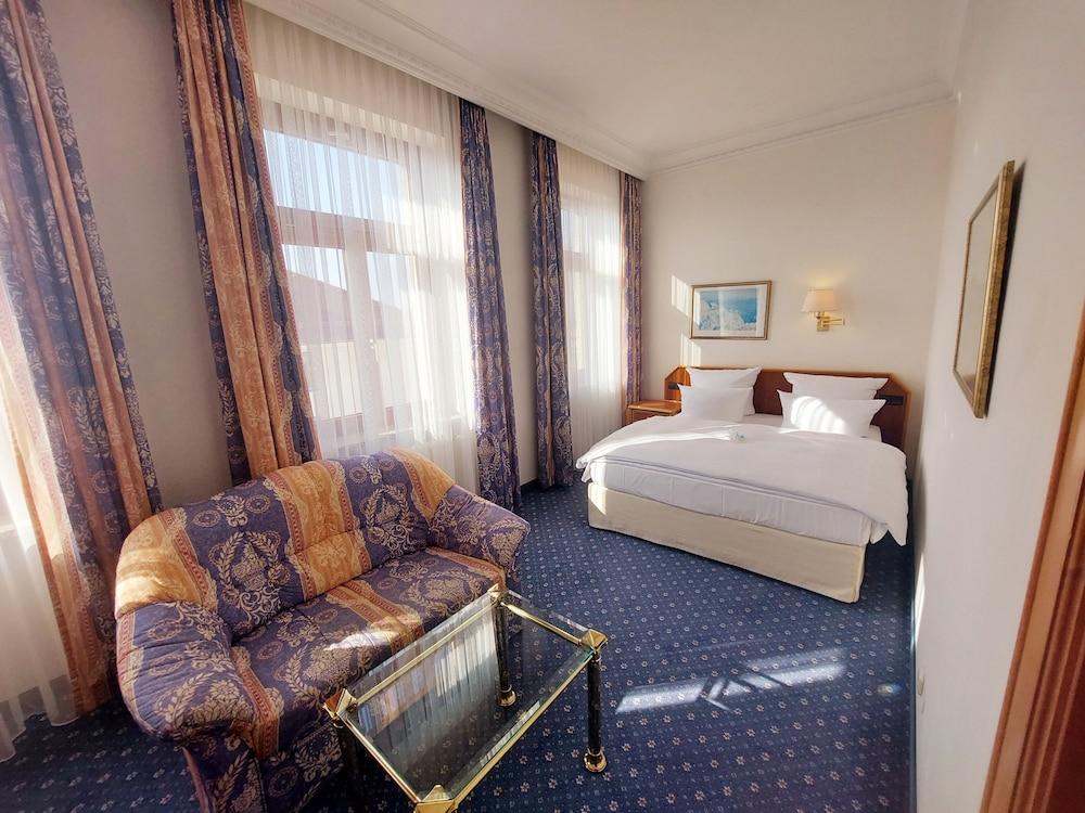 Hotel Bayerischer Hof Δρέσδη Εξωτερικό φωτογραφία