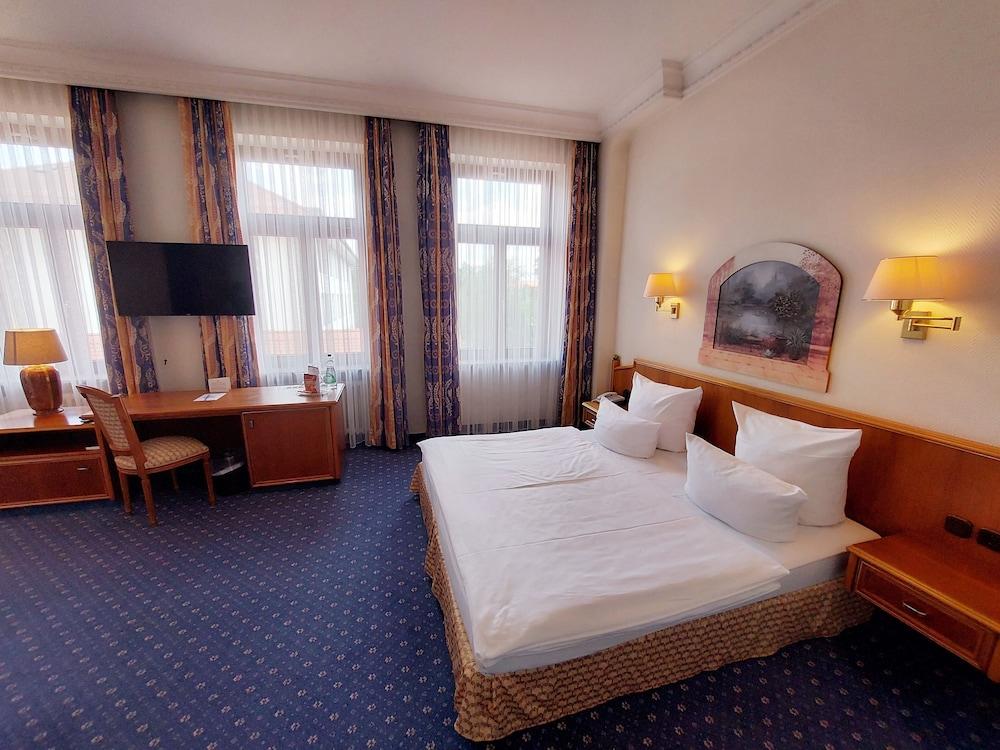 Hotel Bayerischer Hof Δρέσδη Εξωτερικό φωτογραφία