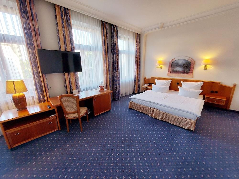 Hotel Bayerischer Hof Δρέσδη Εξωτερικό φωτογραφία